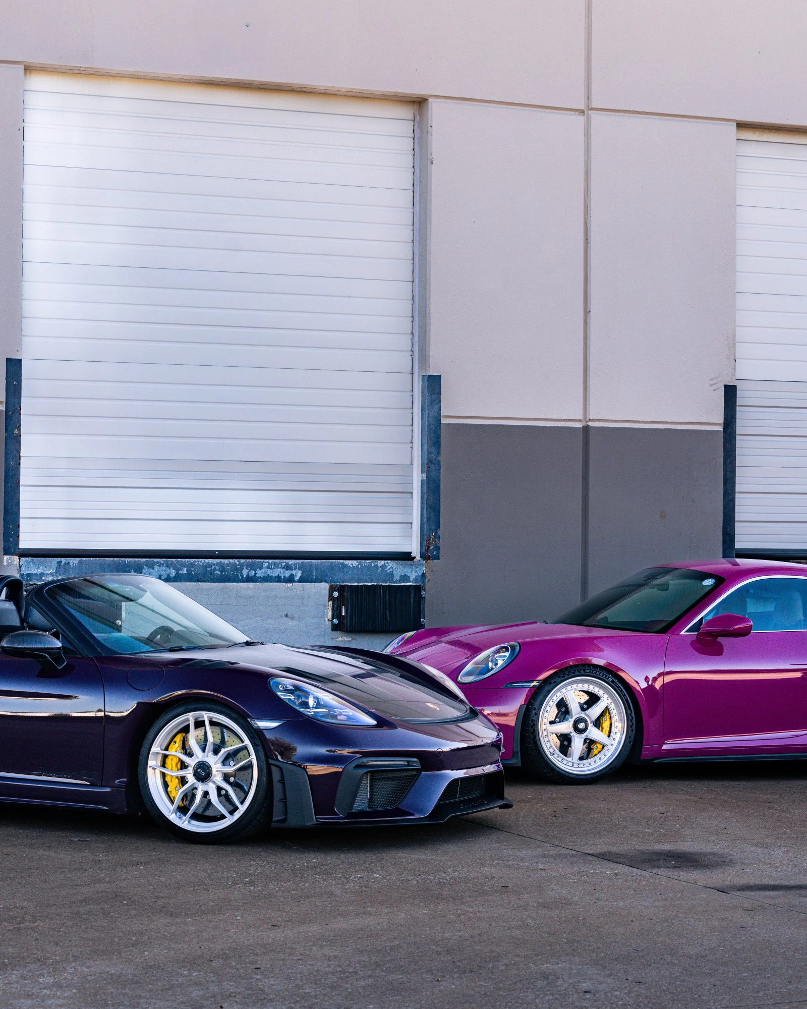 Vehicle Gallery Image and Link showing 2 sports cars with Signal Wheels